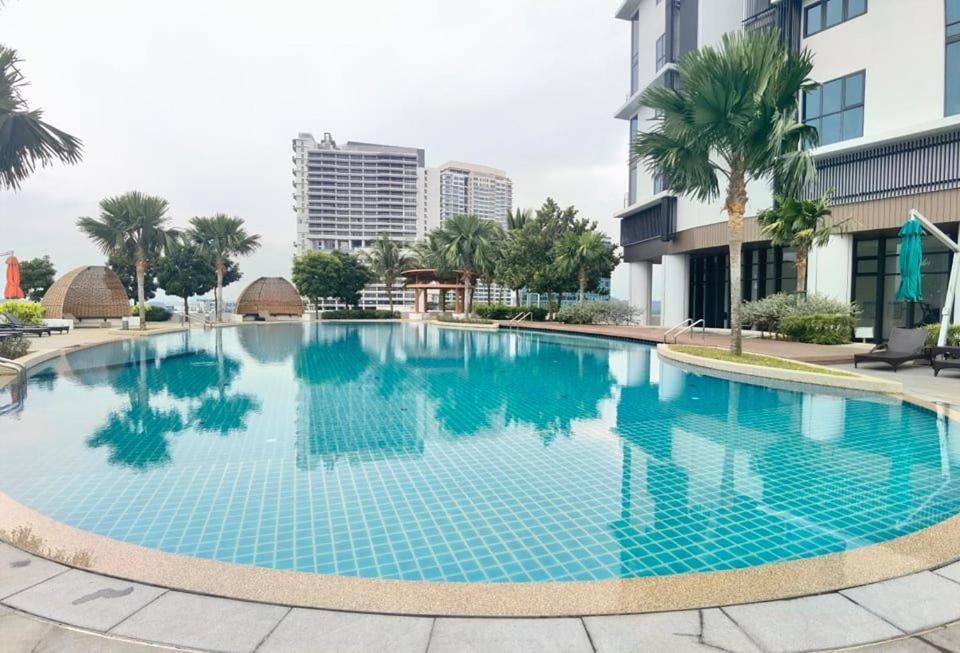 1519 Almas Suites Seaview Sunrise Netflix By Stay Nusajaya  Zewnętrze zdjęcie