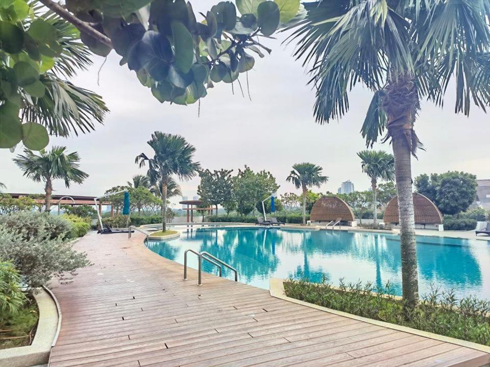 1519 Almas Suites Seaview Sunrise Netflix By Stay Nusajaya  Zewnętrze zdjęcie